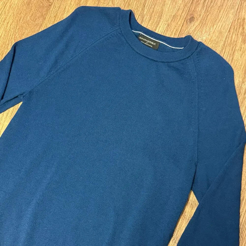 Banana Republic Men’s Blue Merino Wool Crewneck Sweater Size Small